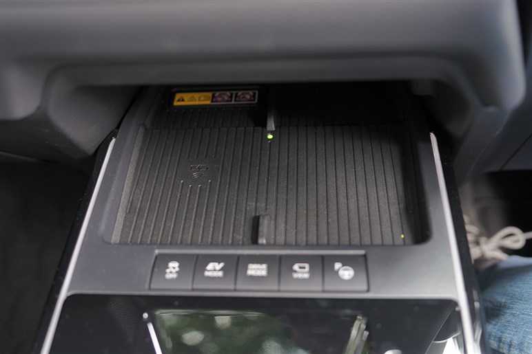 カローラなのにこんなに良くしちゃっていいの？ 全方位で進化した新「カローラクロス」に400超えの価格でも納得したワケ