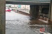 衝撃！ 突然の「大雨」で道路が冠水、どうする？ 事前事後の対処方法は？ JAFテストに見る危険性とは