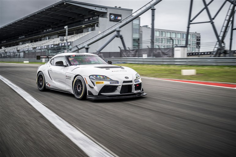 「GRスープラGT4」が“エボ2”へ進化。操作性と快適性アップ、来年1月投入で価格は約3000万円