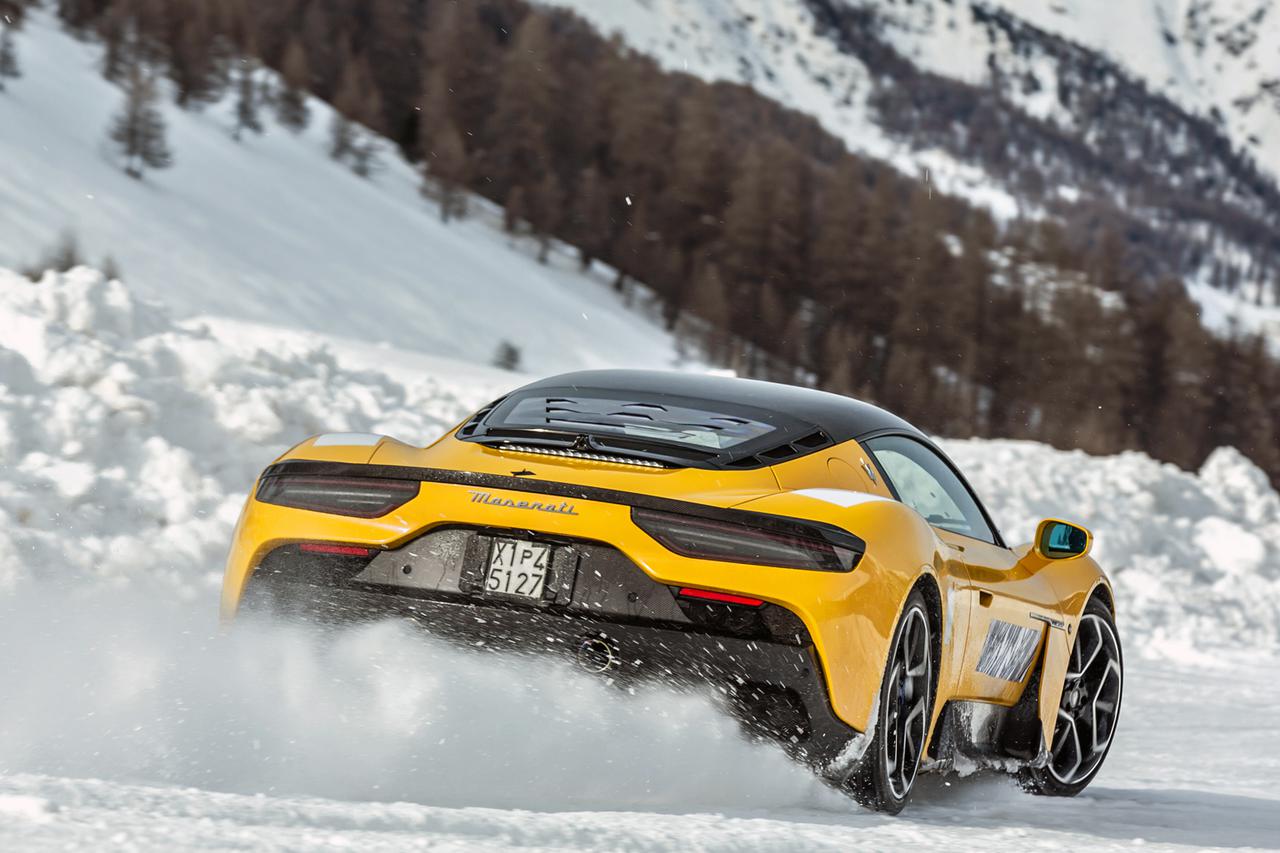動画 マセラティのスーパースポーツカー Mc が雪上を激走する映像を公開 Webモーターマガジン 自動車情報サイト 新車 中古車 Carview
