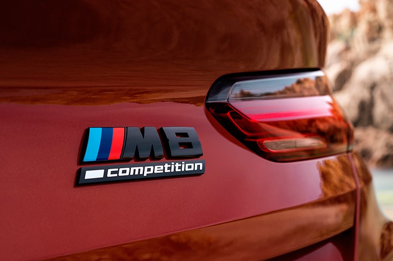 独BMW、8シリーズの高性能版「M8クーペ／カブリオレ」を発表