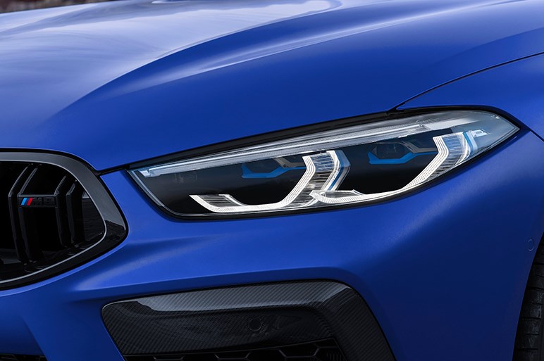 独BMW、8シリーズの高性能版「M8クーペ／カブリオレ」を発表