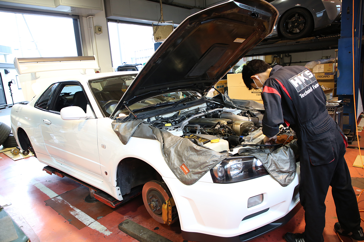 気軽に入れるカー用品店 Or 専門知識が安心なプロショップ 初心者が愛車をカスタムするなら行くのはドッチ Auto Messe Web 自動車情報サイト 新車 中古車 Carview