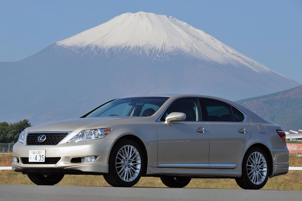10年ひと昔の国産車 45 レクサス Lsに加わった Sz はスポーツテイストを強調したモデルだった Webモーターマガジン 自動車情報サイト 新車 中古車 Carview