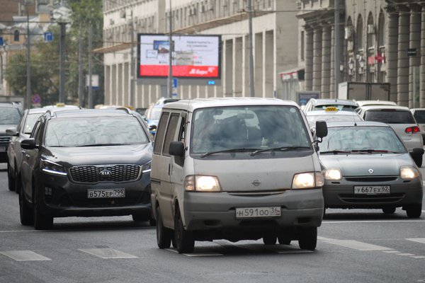 異国の街を懐かしい日本車が走る ロシア国内で流通する右ハンドル車事情 ベストカーweb 自動車情報サイト 新車 中古車 Carview