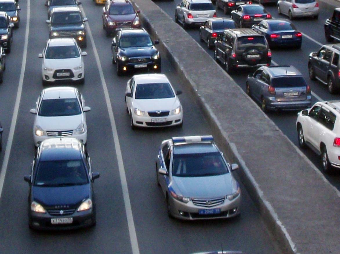 異国の街を懐かしい日本車が走る ロシア国内で流通する右ハンドル車事情 ベストカーweb 自動車情報サイト 新車 中古車 Carview