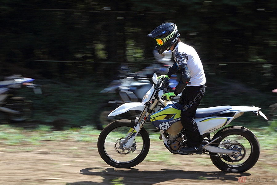 千葉県鹿野山に開校した モトミックス スクール 1泊2日でライディング スキルを磨くプログラム オープンロード クラス とは バイクのニュース 自動車情報サイト 新車 中古車 Carview