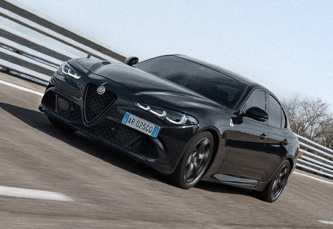 より躍動的に進化したアルファロメオ・ジュリアの特別限定車「ジュリア クアドリフォリオ エストレマ」が日本デビュー