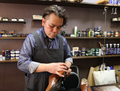 【千葉県】足元から始める自分磨き。全国から支持集める靴磨き専門店 ～男を磨くデイドライブ～