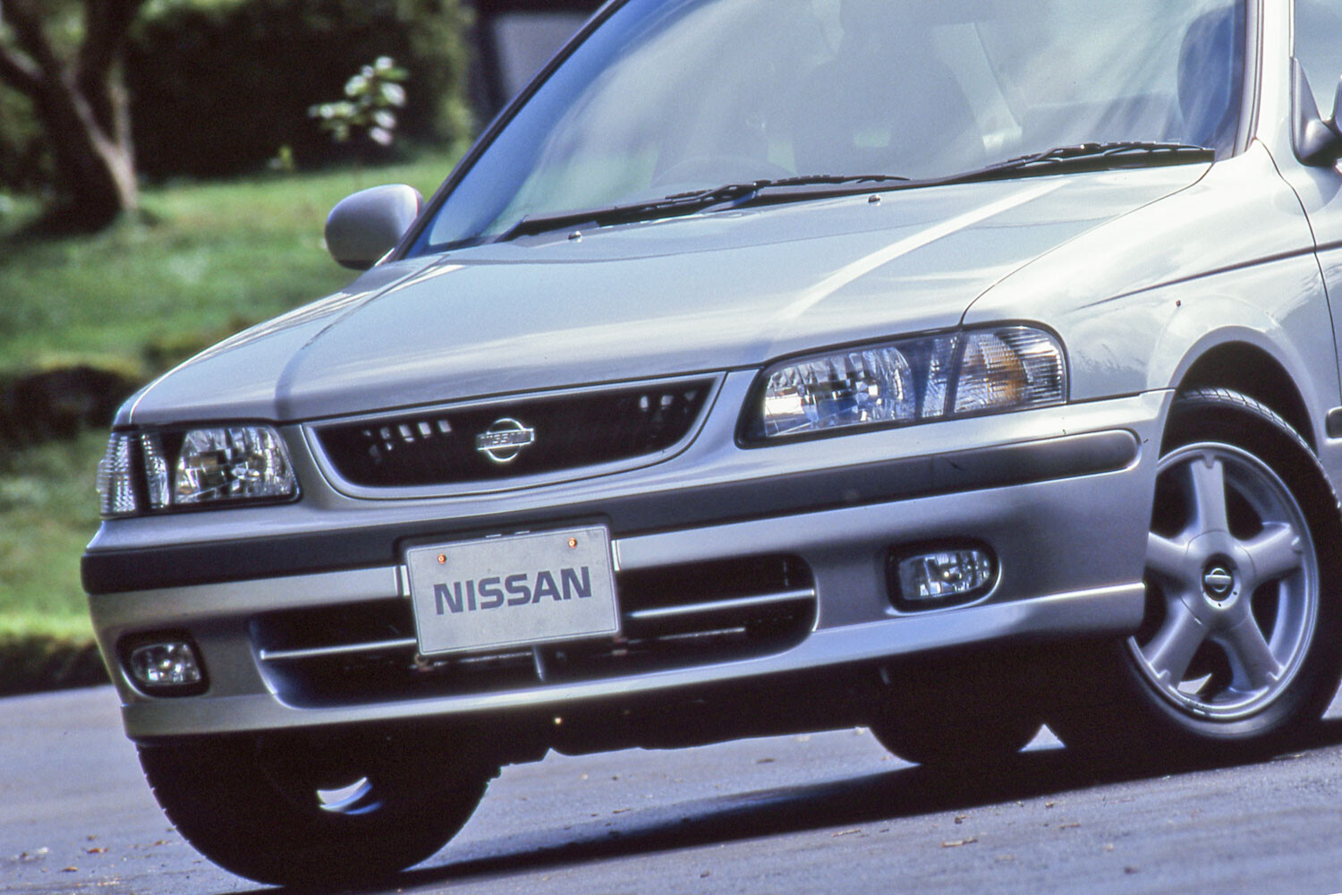 300台弱しか販売されなかった幻の日産「サニーVZ-R」を知ってる