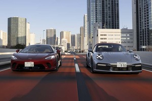 【比較試乗】「ポルシェ 911 ターボS カブリオレ vs マクラーレンGT」日常と非日常を自在に行き来できる、高性能GTスポーツの魅力の源泉とは?