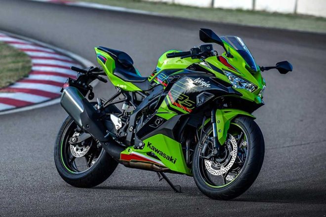 ニンジャ250 走行1万キロ以下H25年式新古車？！
