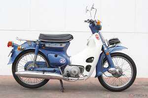 かつてはスーパーカブの「純正ツーリング仕様」が存在していた!? 1970年代の輸出モデル用セミダブルシートでスポーティなイメージに
