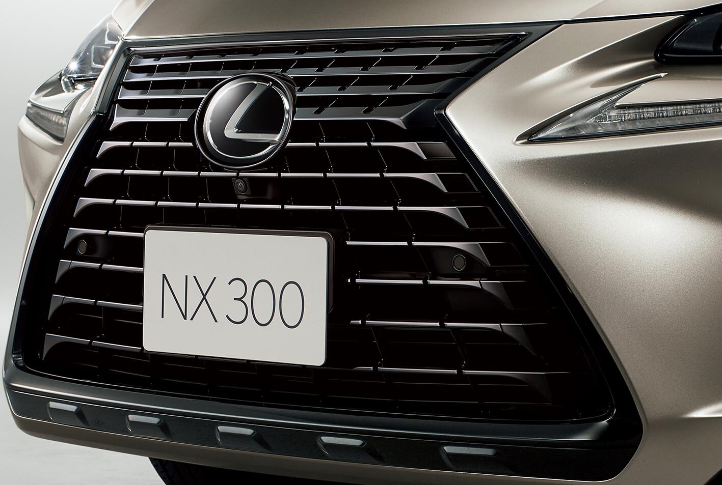 【レクサスの救世主!? それとも共喰い誘発!??】レクサスNX 販売が乱高下な事情