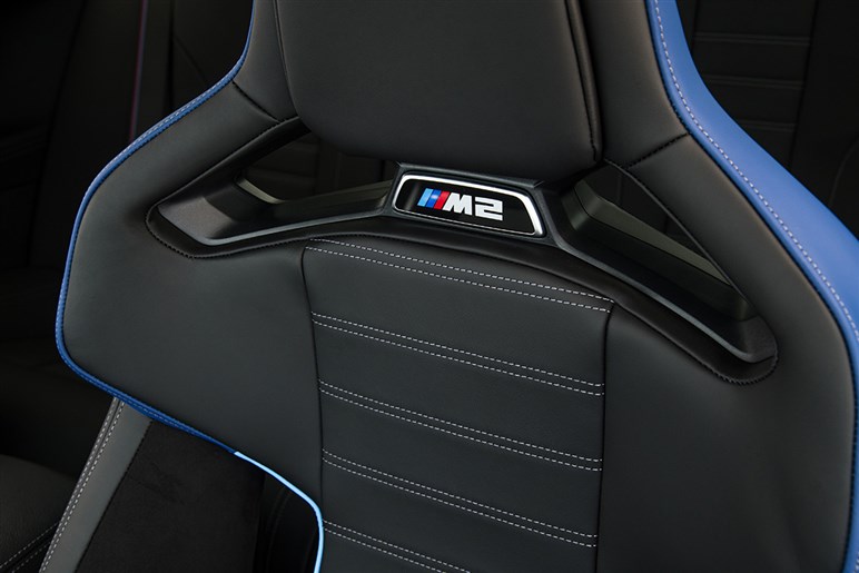 第二世代の「BMW M2」はカクカクしたデザインで視線クギづけ！ 日本で1000万円を切れるかに注目