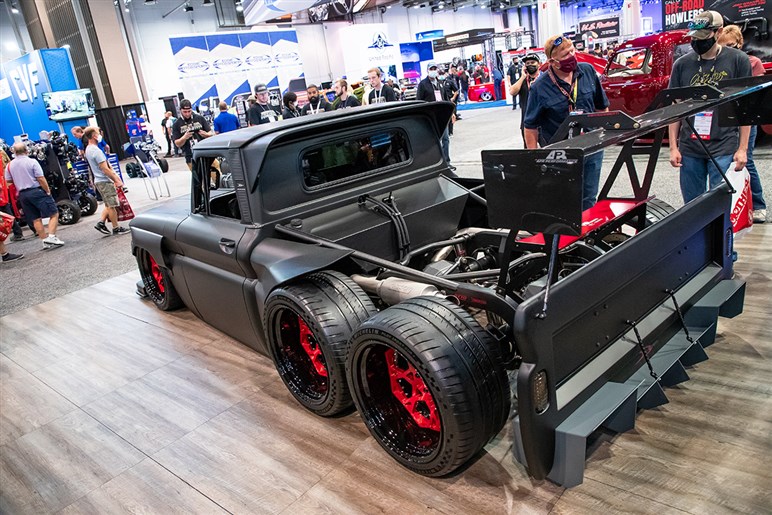 1000馬力6輪トラックにv10スープラ 熱々メリケンカスタムをご覧あれ Sema21レポその1 Carview 自動車情報サイト 新車 中古車 Carview