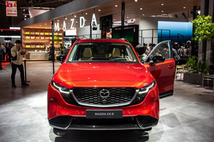 新型マツダ「CX-5」、JMS 2025で日本初披露【写真145枚】。“CX-8並み”の後席とパッケージングの劇的進化、魂動デザインの「現在地」を解説