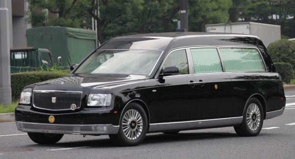 新天皇パレード車がセンチュリーに決定 予算はなんと8000万円 さっそくcgで制作してみた ベストカーweb 自動車 情報サイト 新車 中古車 Carview