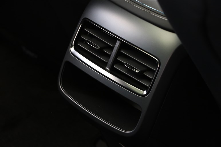 BYDの新型セダン「シール」は乗るとどう？ 中華高級EVのガジェット感とコスパは日本で通用する？