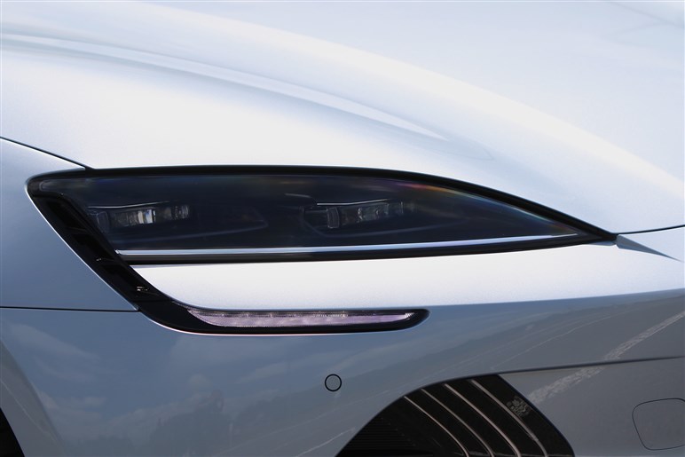 BYDの新型セダン「シール」は乗るとどう？ 中華高級EVのガジェット感とコスパは日本で通用する？