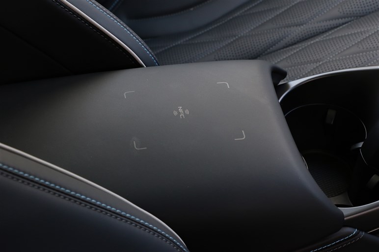 BYDの新型セダン「シール」は乗るとどう？ 中華高級EVのガジェット感とコスパは日本で通用する？