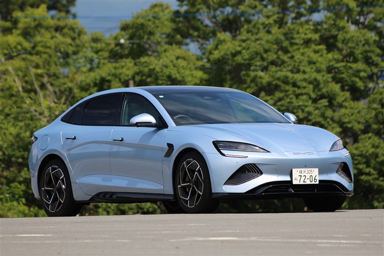 BYDの新型セダン「シール」は乗るとどう？ 中華高級EVのガジェット感とコスパは日本で通用する？