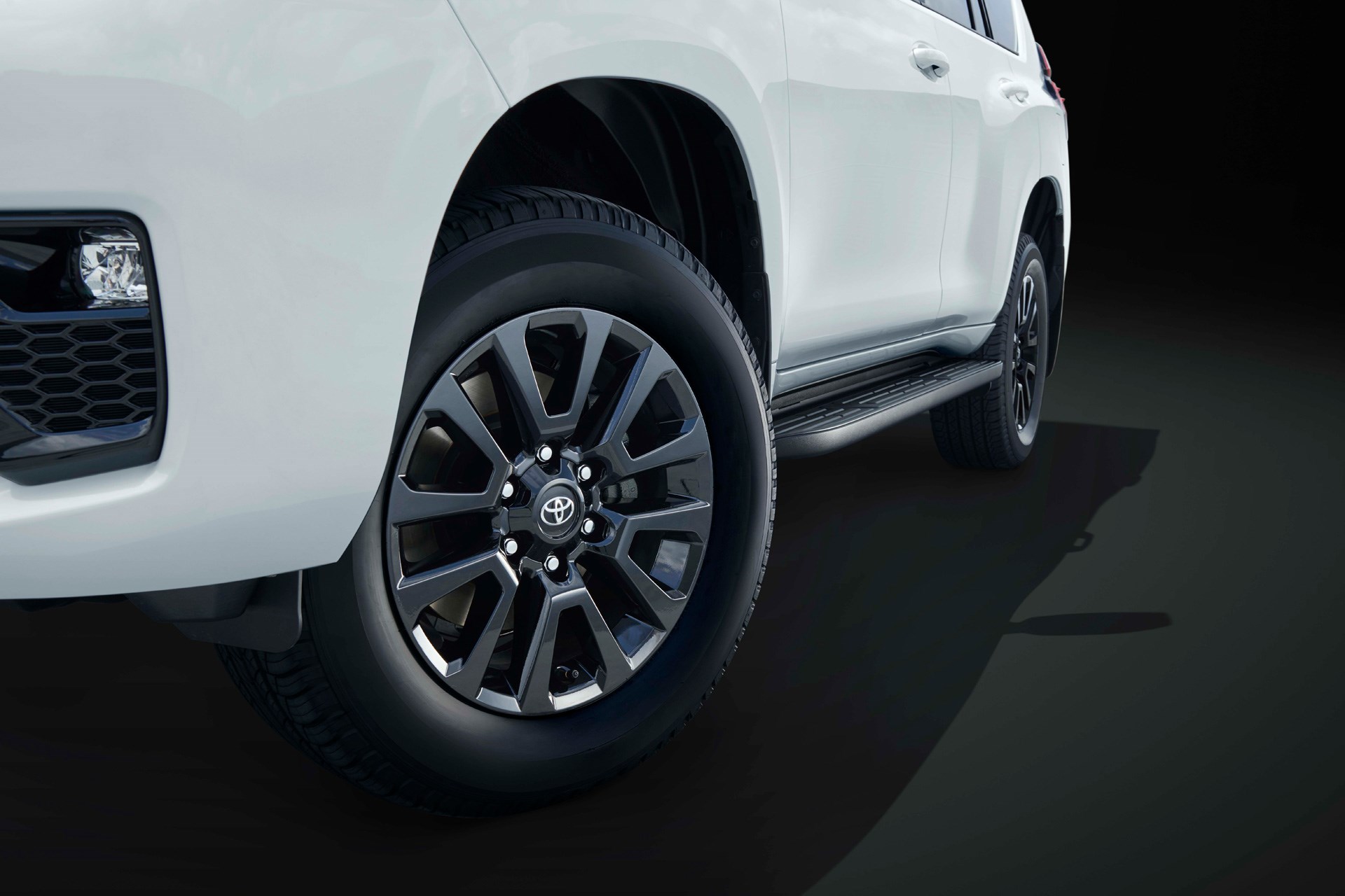 来年fmcが噂されるランクルプラドに70周年特別仕様車 サドルタンの本革内装で高級志向派向け Carview 自動車情報サイト 新車 中古車 Carview