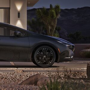 新しいトヨタ プリウスにナイトシェードエディションが出た！──GQ新着カー