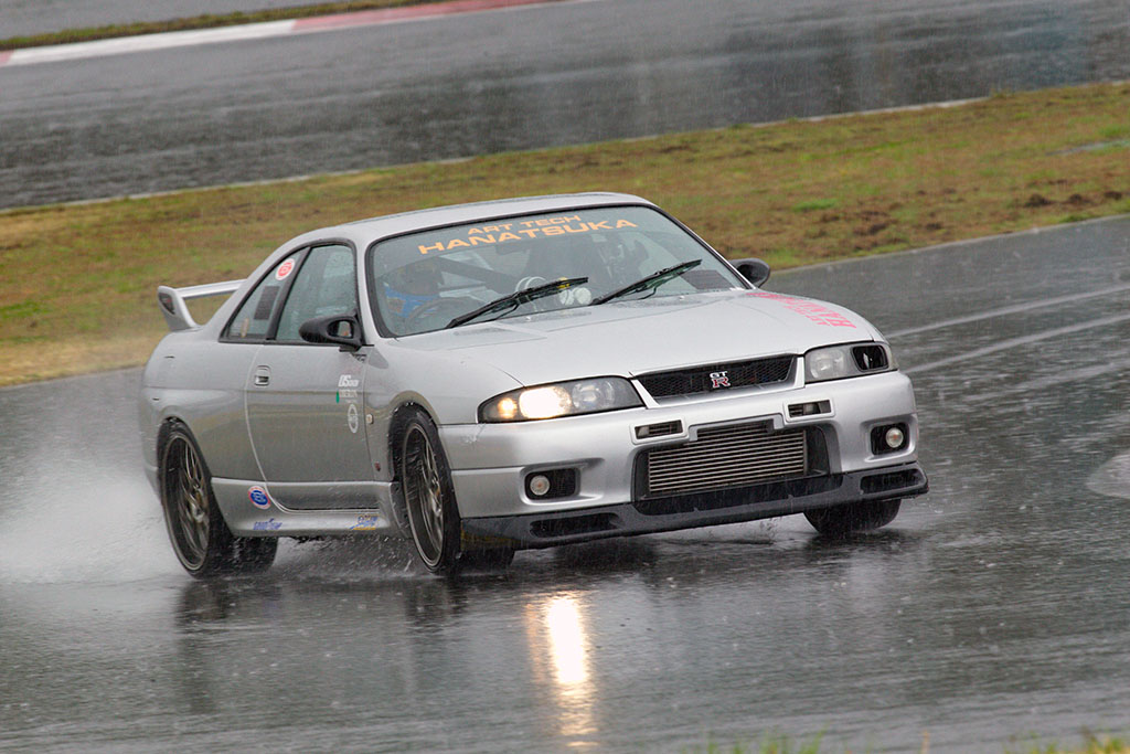 赤字r33 Ebbro 1:43 Nissan Skyline GT-R (R33) #50 JGTC 1998 Motoyama