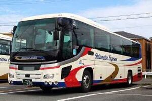 知る人ぞ知る「短～い夜行バス」経路変更で「羽田空港」乗り入れ開始 “静岡のちょっと先”発、起きたら空港！