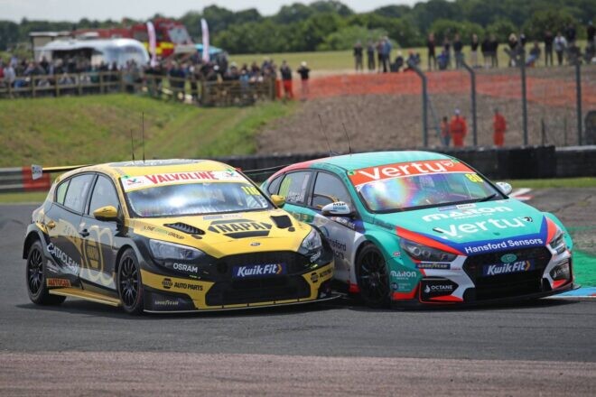 超高速トラックはFFハッチバックの独壇場に。サットンが予選最速＆勝利で選手権リードを堅持／BTCC第4戦