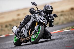 カワサキ最強のスーパーネイキッド【Z1100／Z1100SE】2026年2月日本上陸！　価格158万4000円／176万円