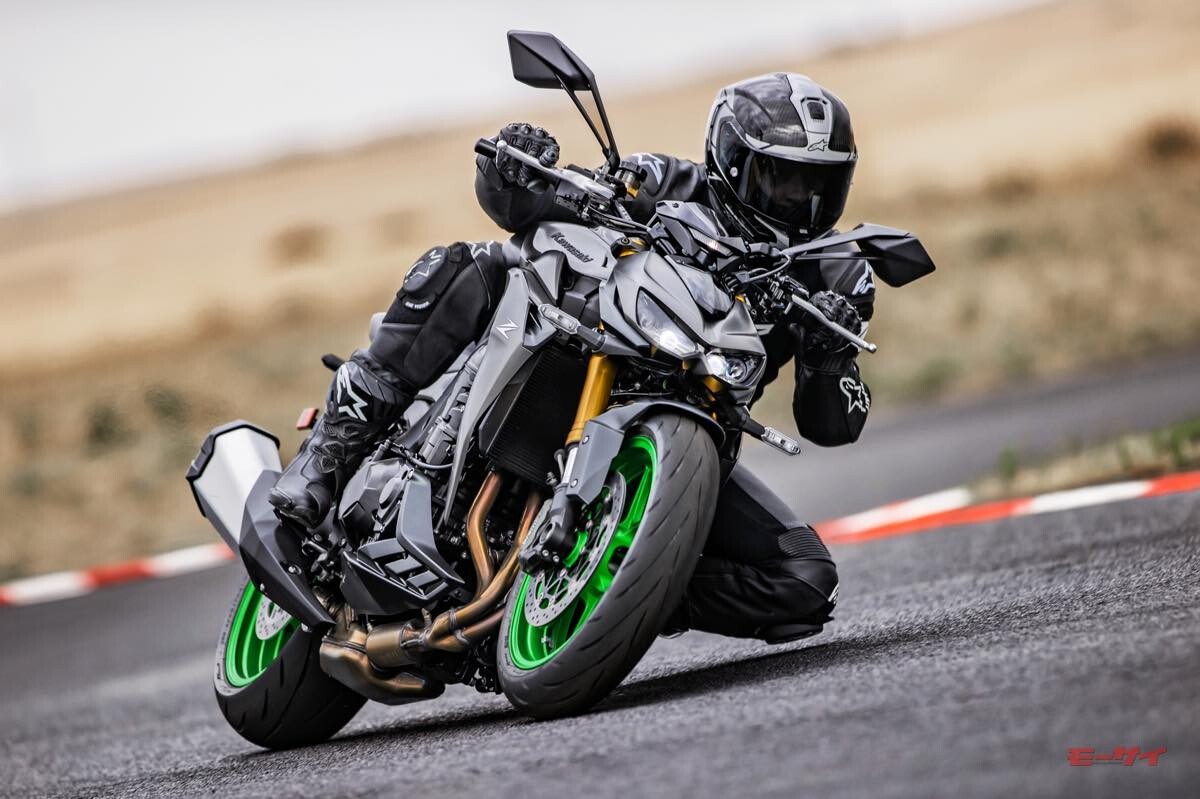 カワサキ最強のスーパーネイキッド【Z1100／Z1100SE】2026年2月日本上陸！　価格158万4000円／176万円