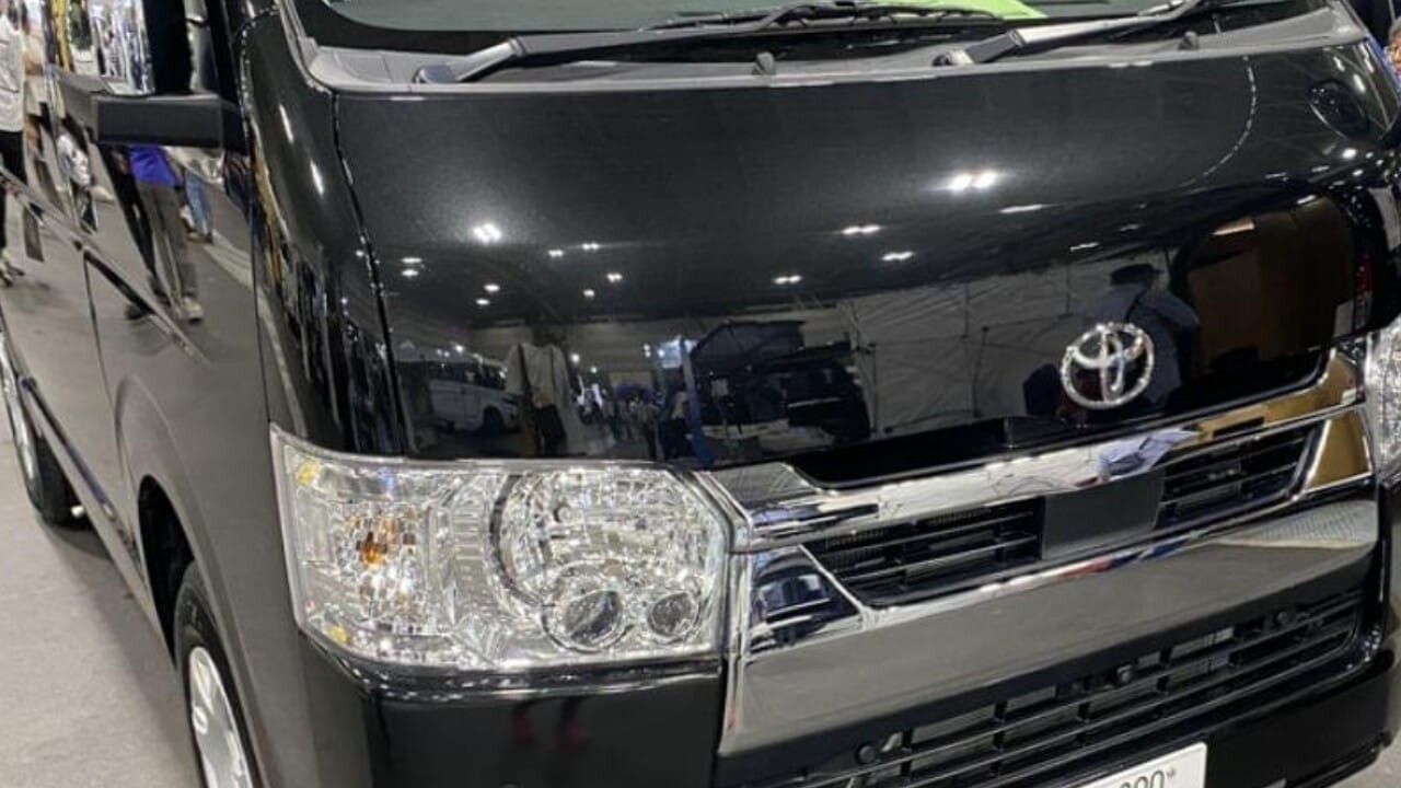 衝撃ハイエース「これは本気だ…」もはや小さな家。超絶快適トイレ・クーラー・冷蔵庫・電子レンジ・キッチン付き。