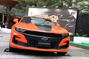 「カマロ」マイナーチェンジでエクステリア変更　V8の「SS」は10速AT搭載