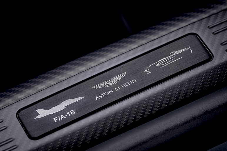 限定88台。アストンマーティン V12スピードスターは、フルオーダーでお値段最低1億<span class=
