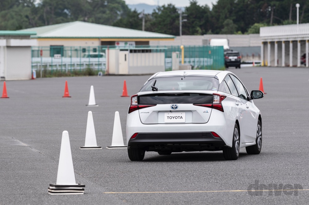 プリウスミサイル 新型】プリウスミサイル発射！Toyota Prius - YouTube