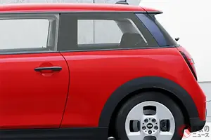 37万円も安い！ 新「小さな高級車」に注目！ 全長約3.8mの“コンパクトボディ”×「直3」ターボエンジン搭載！ 300万円台で乗れる新グレード「ミニ・クーパーCセレクト」とは