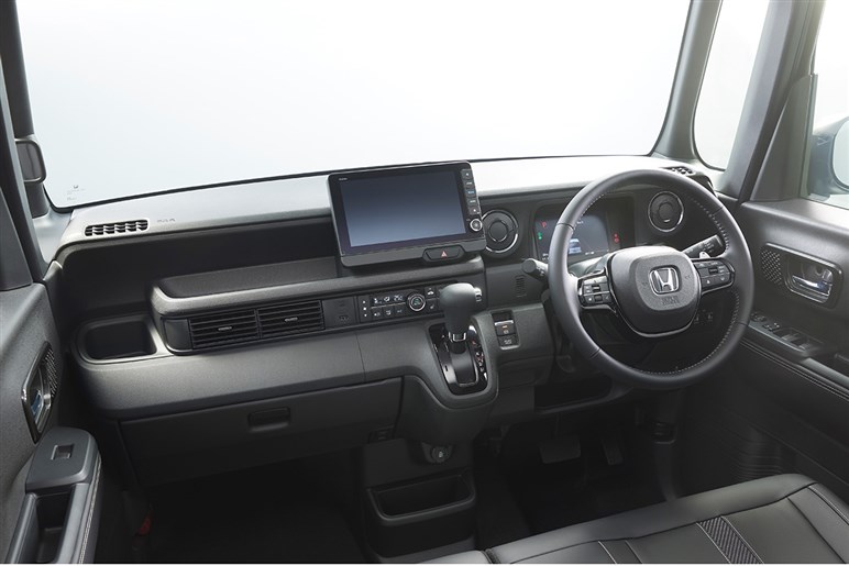 【王者の牙城を崩せるか？】新型「ムーヴ」vs「N-BOX」徹底比較。注目の軽スライドドア対決…選ぶ基準は使い方？