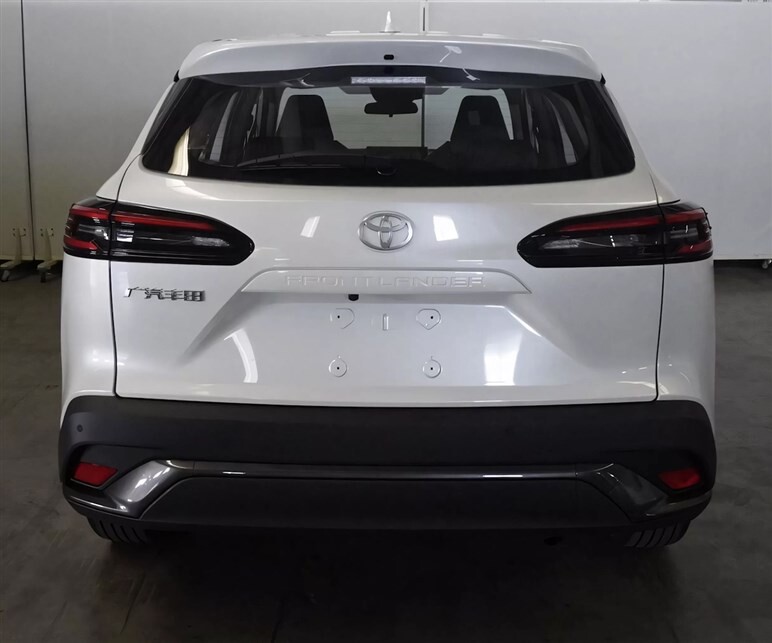 新型「フロントランダー」の姿がリーク。「カローラ クロス」の中国仕様はEV風フロントマスクに変身