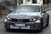 BMW「M3 EVプロトタイプ」を捕捉。リアブレーキが焼けるほどの超高負荷テストを実施か