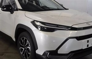 新型「フロントランダー」の姿がリーク。「カローラ クロス」の中国仕様はEV風フロントマスクに変身