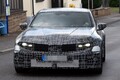 BMW「M3 EVプロトタイプ」を捕捉。リアブレーキが焼けるほどの超高負荷テストを実施か