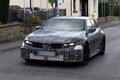 BMW「M3 EVプロトタイプ」を捕捉。リアブレーキが焼けるほどの超高負荷テストを実施か