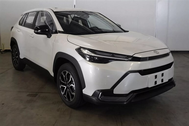 新型「フロントランダー」の姿がリーク。「カローラ クロス」の中国仕様はEV風フロントマスクに変身
