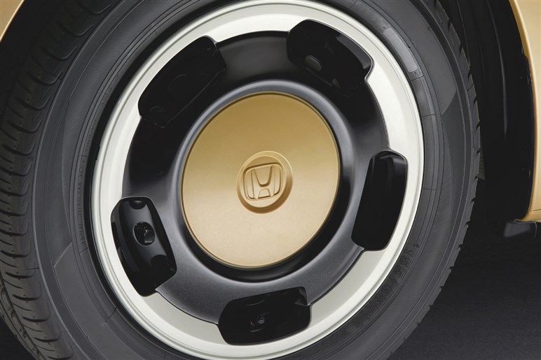 【王者の牙城を崩せるか？】新型「ムーヴ」vs「N-BOX」徹底比較。注目の軽スライドドア対決…選ぶ基準は使い方？