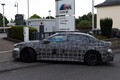 BMW「M3 EVプロトタイプ」を捕捉。リアブレーキが焼けるほどの超高負荷テストを実施か