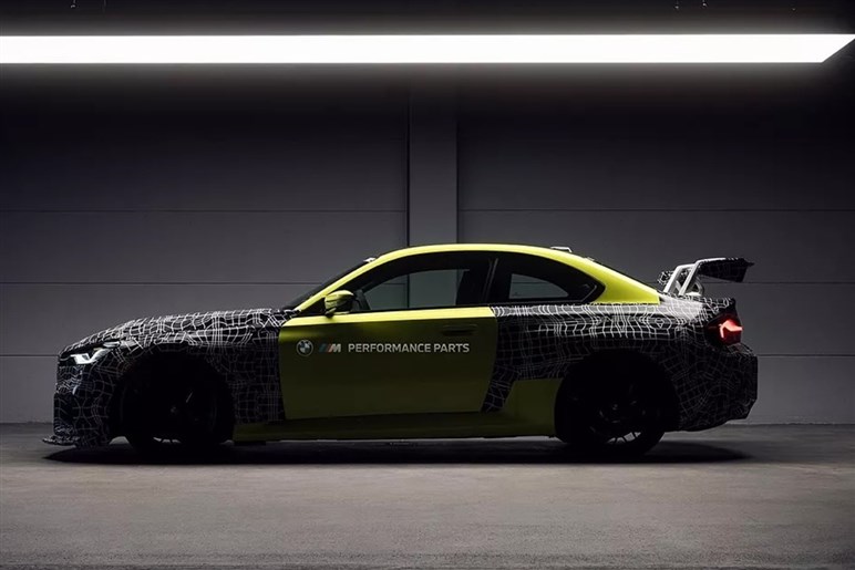 BMW「M2」にサーキット仕様パッケージ登場へ！ リアウイングや軽量ホイールなど専用装備を確認
