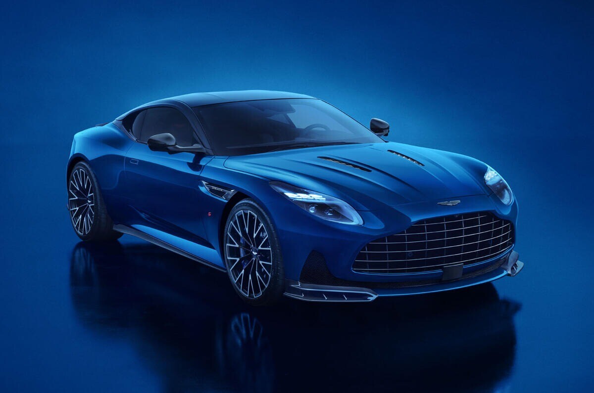 アストン マーティン新型『DB12 S』発表　V8ツインターボで700ps　排気音とハンドリングも強化