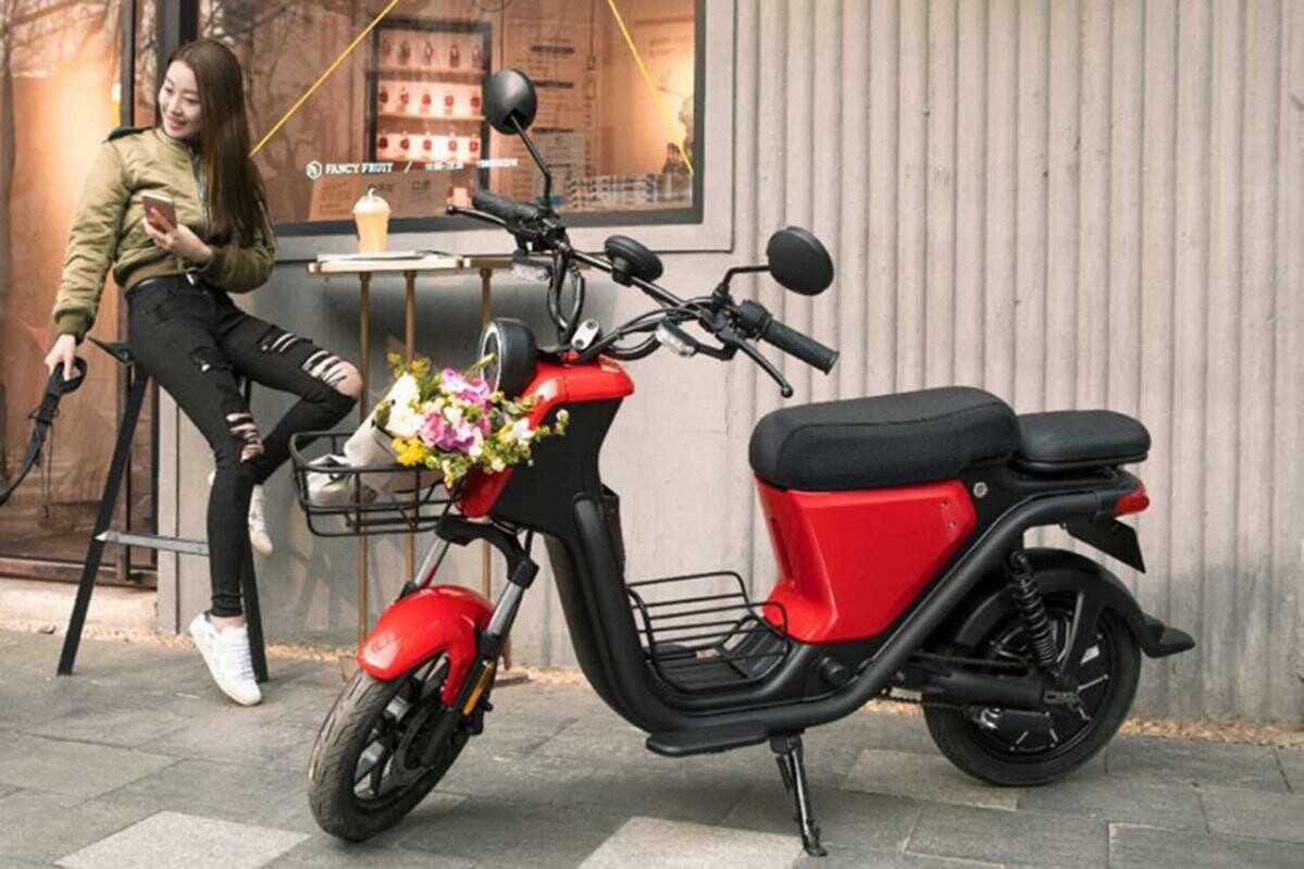 軽い＆小さい！ なのに意外と遠くまで行ける！ 新型電動バイク、XEAMのU（ユー）が3月1日より販売開始